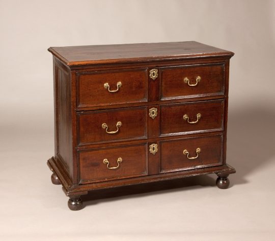 Oak chest of drawers SOLD